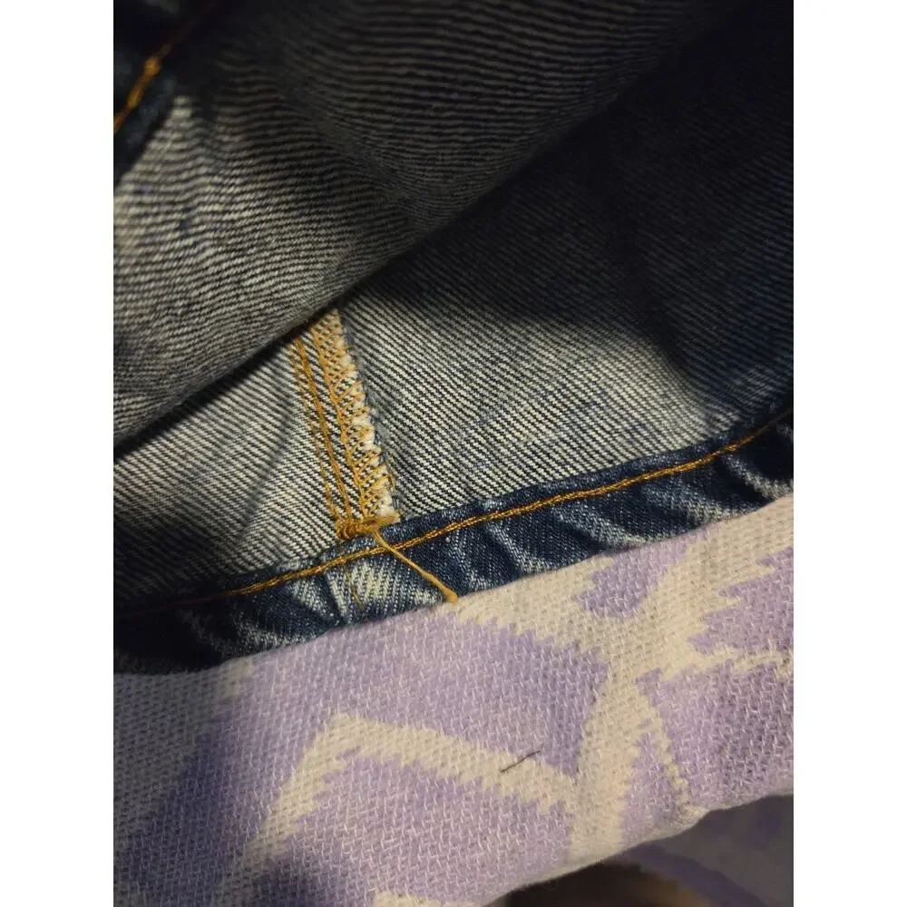 Levis refer measurements